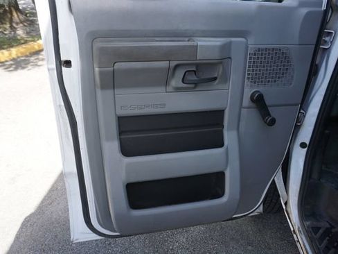 Used 2014 Ford E-350 and Econoline 350 Super Duty RWD image 24