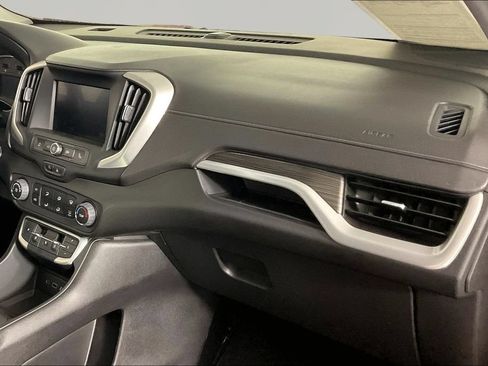 Used 2024 GMC Terrain SLE FWD image 19