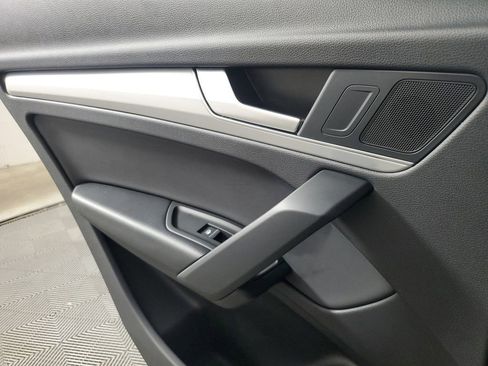 Used 2025 Audi Q5 2.0T Premium image 18