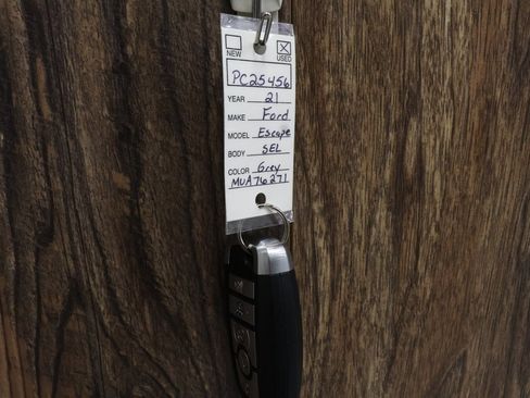 Used 2021 Ford Escape SEL w/ Equipment Group 302A image 38