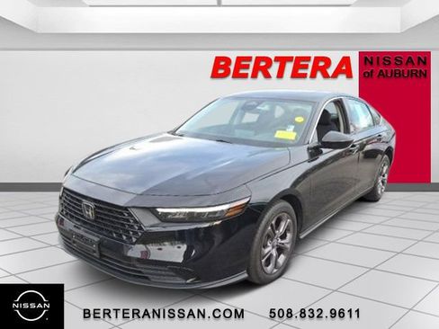 Used 2023 Honda Accord EX image 5