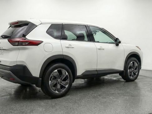 Used 2025 Nissan Rogue SV AWD/4WD image 9