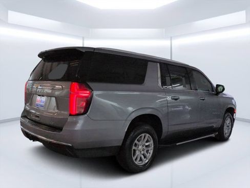 Used 2023 Chevrolet Suburban LT AWD/4WD image 3