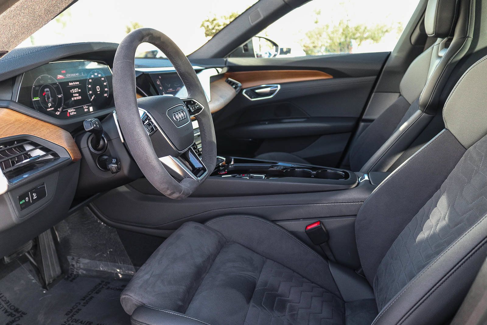 Used 2023 Audi e-tron GT Premium Plus w/ Executive Package AWD/4WD image 19