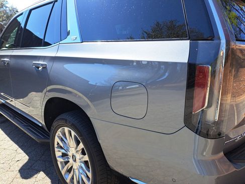 Used 2022 Cadillac Escalade Premium Luxury image 19