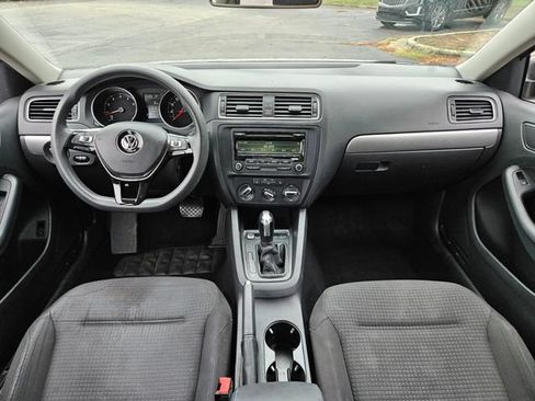 Used 2015 Volkswagen Jetta SE FWD image 13