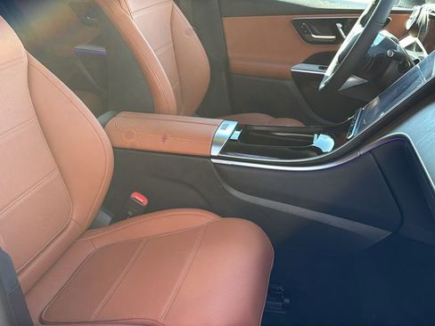 Certified 2025 Mercedes-Benz GLC 300 image 6