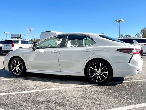 Used 2023 Toyota Camry SE image 8