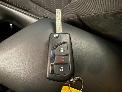 Used 2018 Toyota C-HR XLE image 15