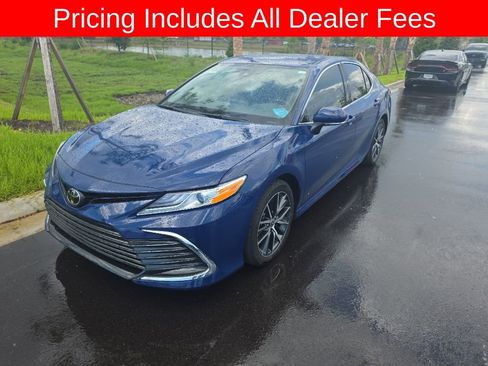 Used 2024 Toyota Camry XLE FWD image 1
