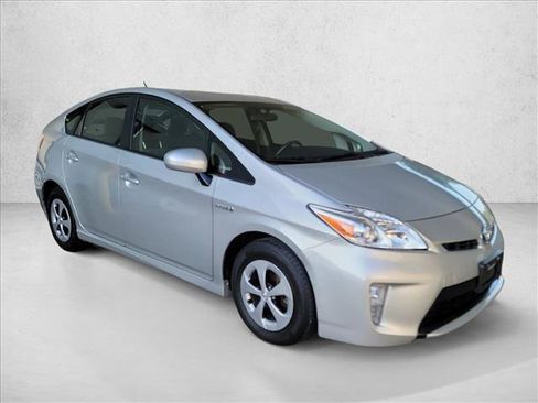 Used 2015 Toyota Prius Three FWD image 3