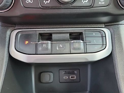Used 2023 GMC Acadia SLT FWD image 24