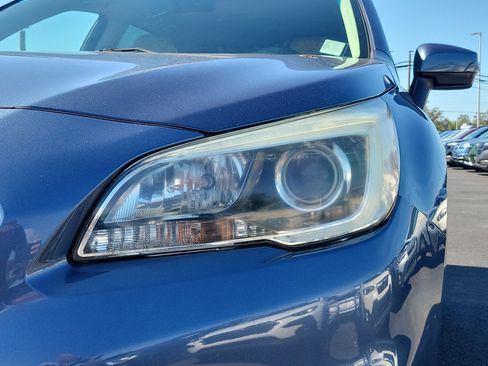 Used 2017 Subaru Outback 2.5i Limited image 9