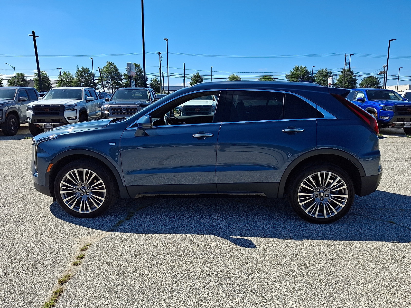 Used 2024 Cadillac XT4 Premium Luxury AWD/4WD image 4