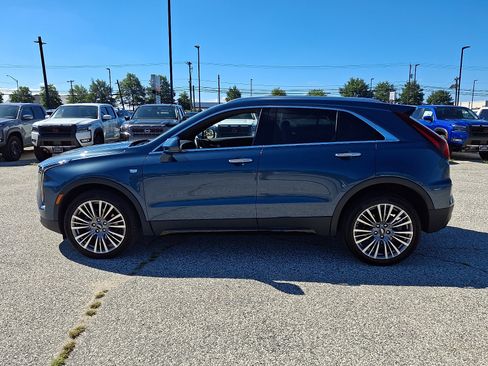 Used 2024 Cadillac XT4 Premium Luxury AWD/4WD image 4