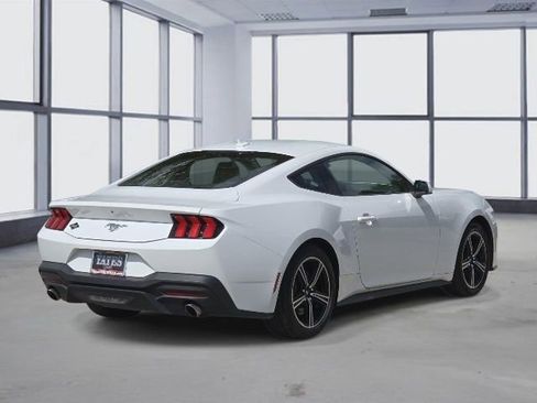 Used 2024 Ford Mustang Coupe RWD image 4