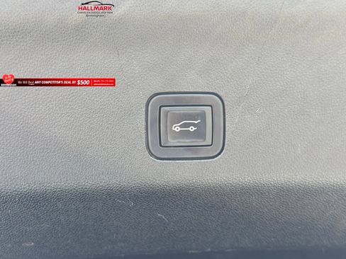 Used 2022 GMC Yukon Denali AWD/4WD image 13