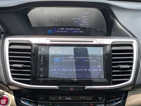 Used 2017 Honda Accord EX-L image 18