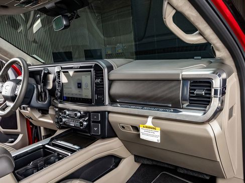 Used 2026 Ford F250 Platinum w/ Platinum Plus Package image 18