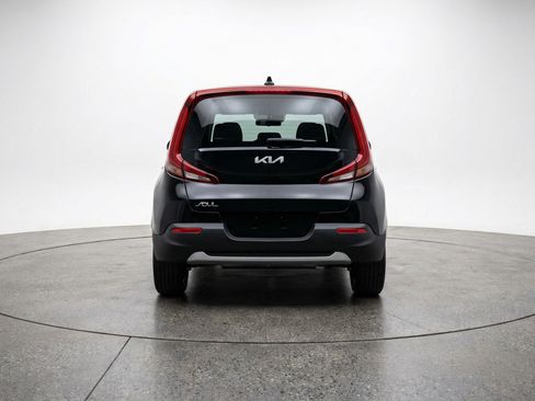 Used 2025 Kia Soul LX w/ LX Technology Package image 7
