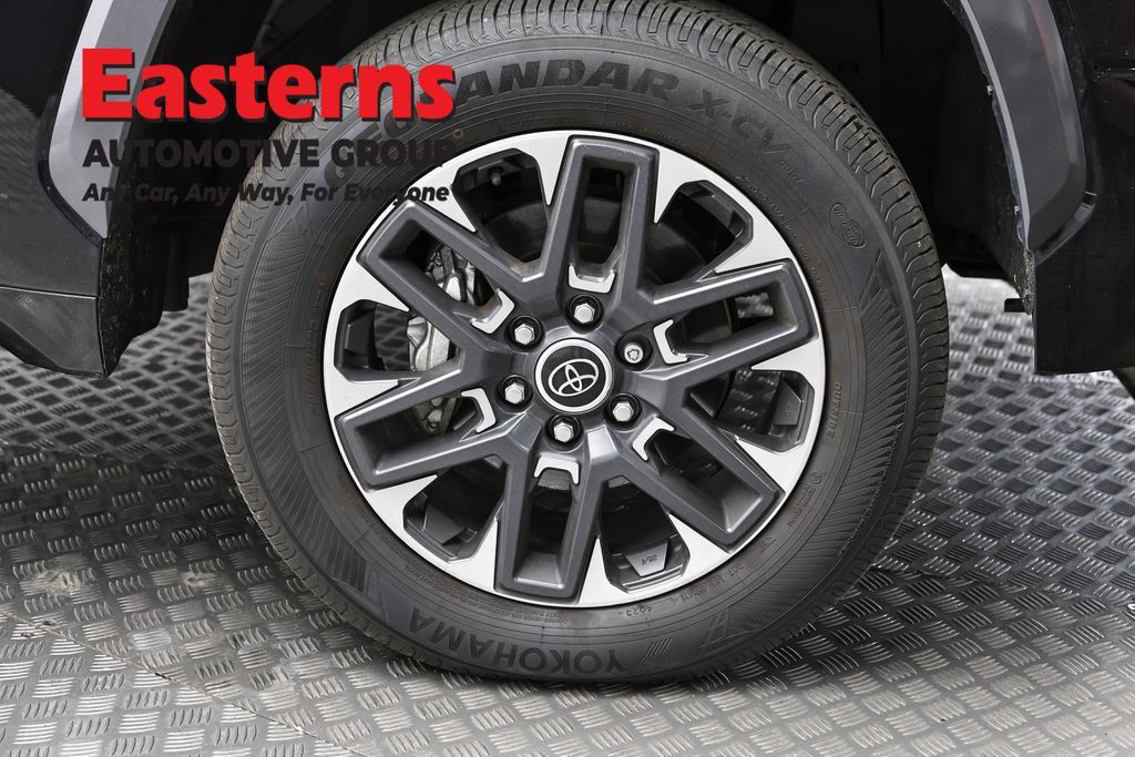 Used 2024 Toyota Tundra Limited AWD/4WD image 35