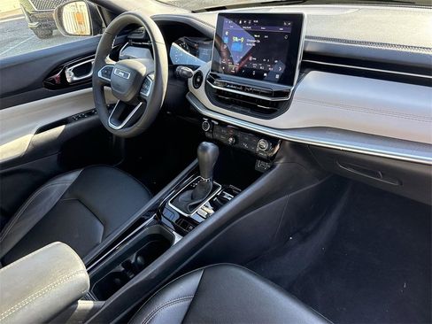 Used 2024 Jeep Compass Limited image 27