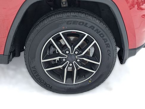 Used 2020 Jeep Grand Cherokee Trailhawk image 11