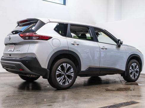 Used 2023 Nissan Rogue SV AWD/4WD image 9