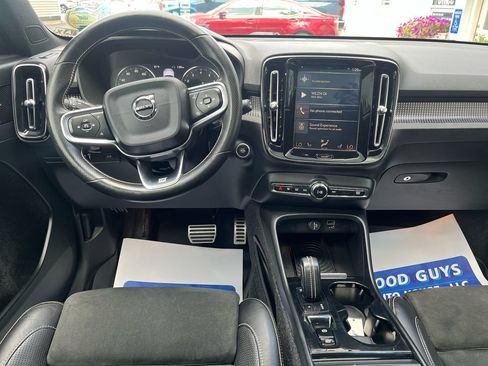 Used 2019 Volvo XC40 T5 R-Design AWD/4WD image 6