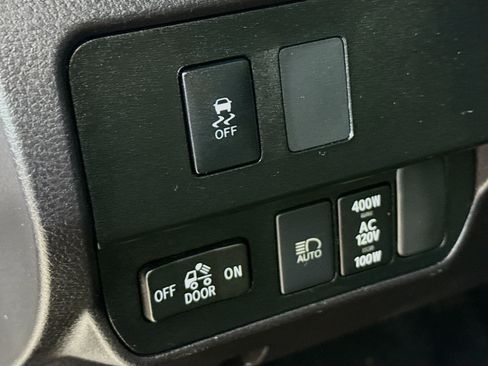 Used 2022 Toyota Tacoma TRD Off-Road w/ Technology Package image 9