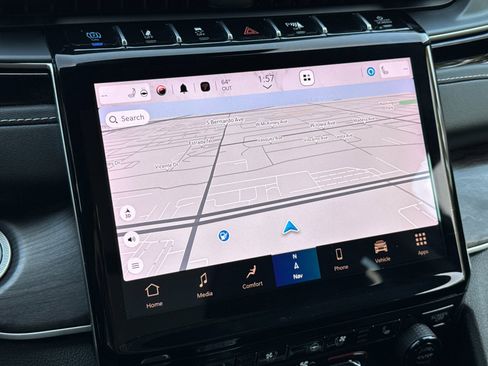 Used 2022 Jeep Grand Cherokee Limited 4xe w/ Luxury Tech Group II image 19