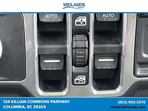 Used 2018 Jeep Wrangler Unlimited Sahara AWD/4WD image 29