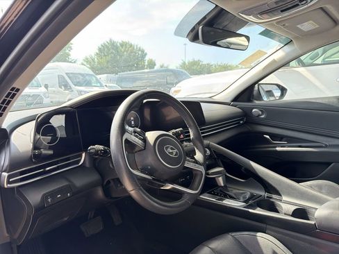 Used 2023 Hyundai Elantra Limited FWD image 6