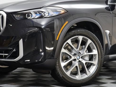 New 2026 BMW X5 xDrive40i w/ Climate Comfort Package image 3