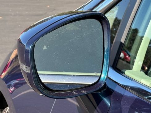 Used 2022 Chrysler Pacifica Touring-L FWD image 54