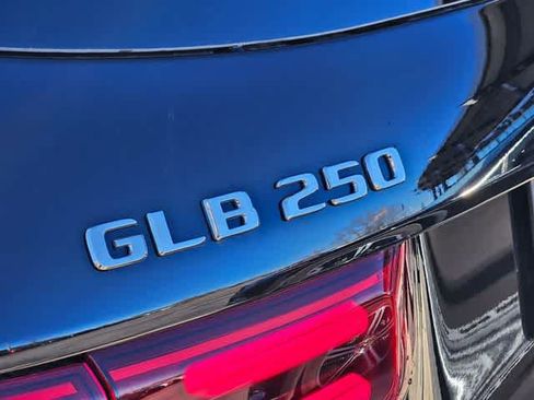 Used 2026 Mercedes-Benz GLB 250 image 12