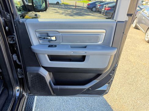 Used 2018 RAM 1500 Classic SLT w/ Luxury Group image 44