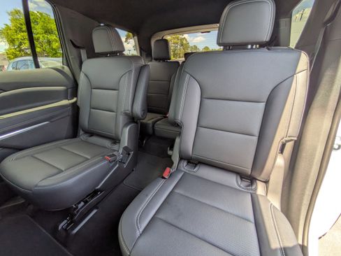New 2026 Chevrolet Traverse LT w/ Enhanced Driving Package FWD image 10