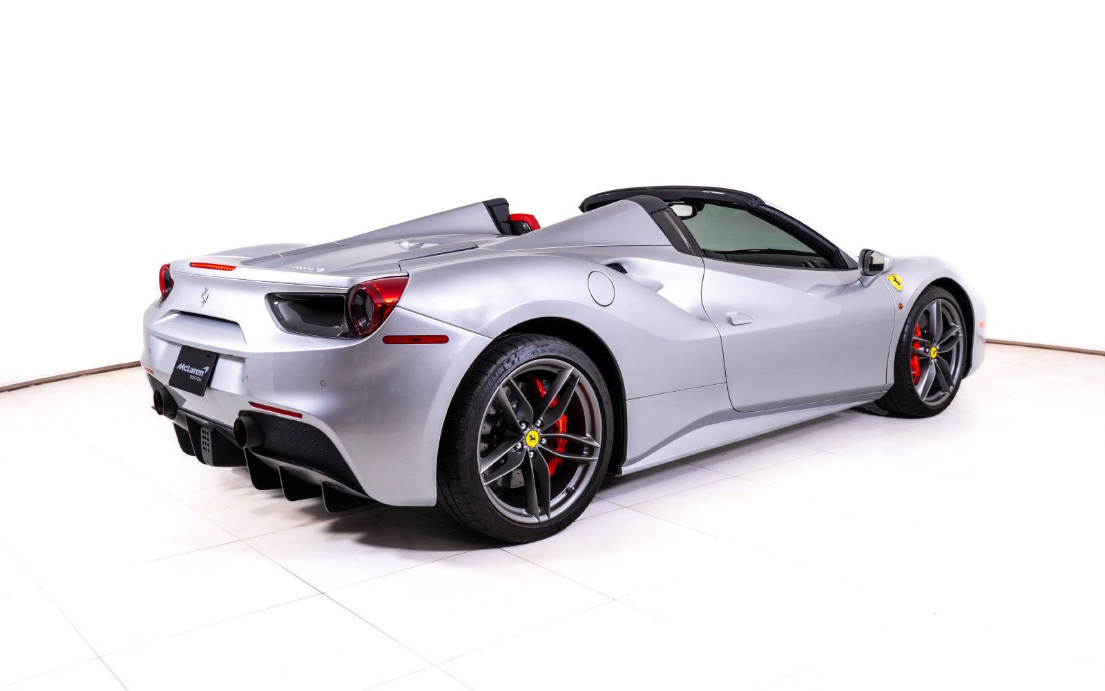 Used 2019 Ferrari 488 Spider RWD image 7