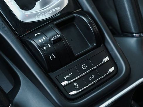 Used 2011 Porsche Cayenne image 18