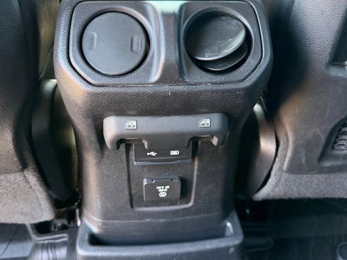 Used 2019 Jeep Wrangler Unlimited Rubicon image 12