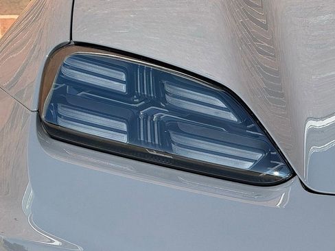 New 2025 Porsche Macan Turbo Electric AWD/4WD image 12