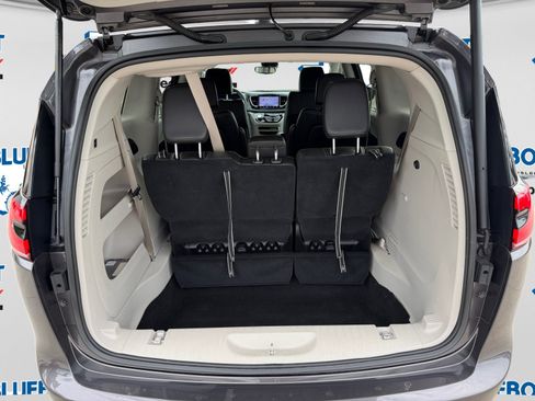 Certified 2023 Chrysler Pacifica Touring-L FWD image 23