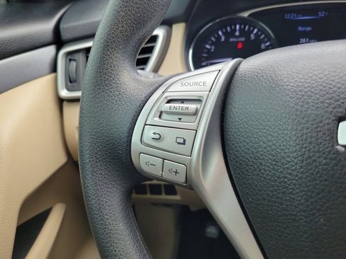 Used 2016 Nissan Rogue S w/ Appearance Package image 24