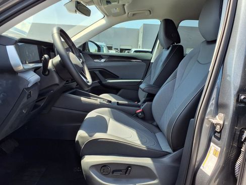 New 2026 Volkswagen Tiguan SE FWD image 10