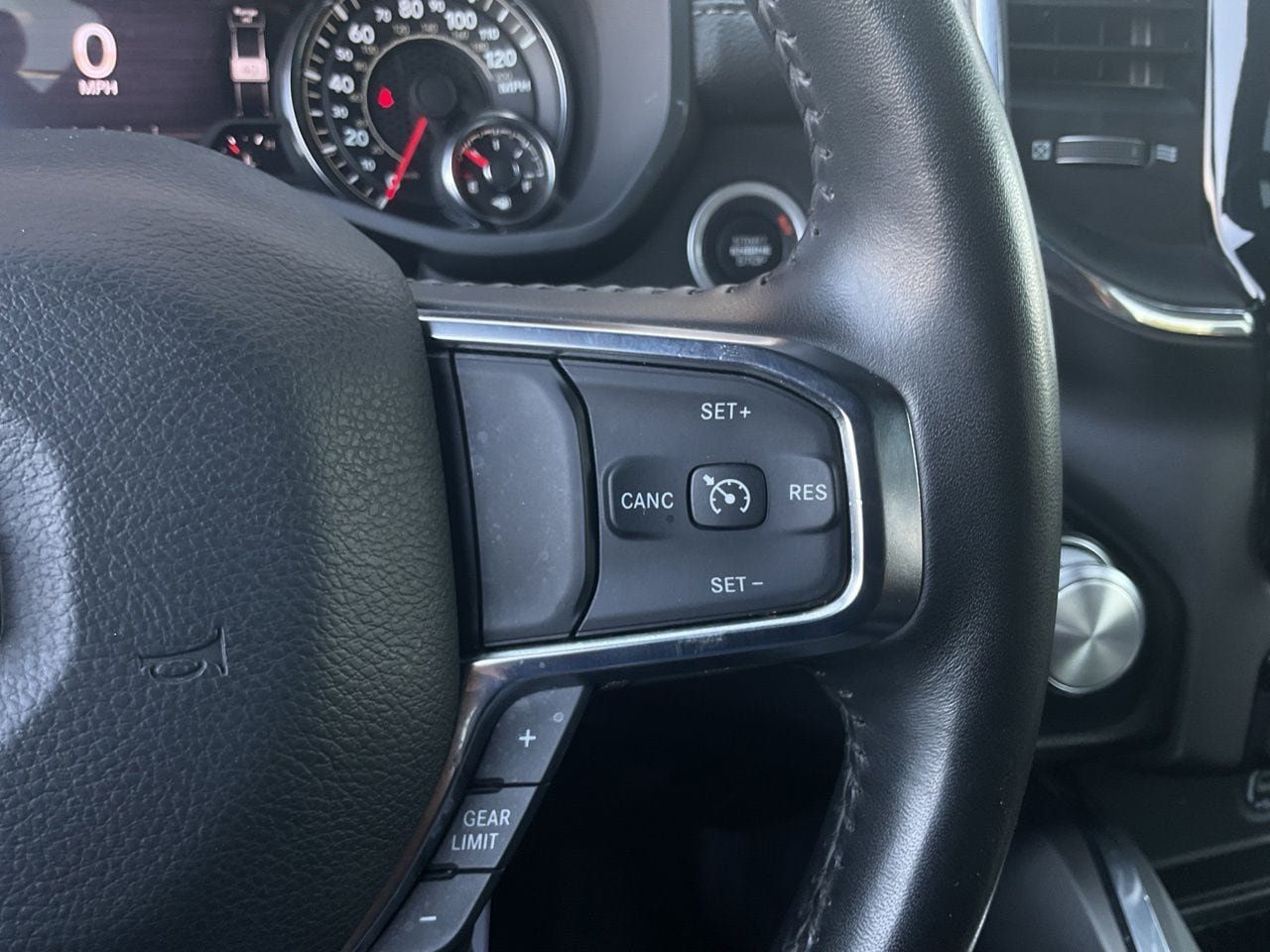 Used 2024 RAM 1500 Laramie AWD/4WD image 28