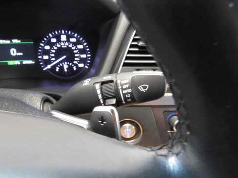 Used 2018 Genesis G80 3.8 RWD image 16