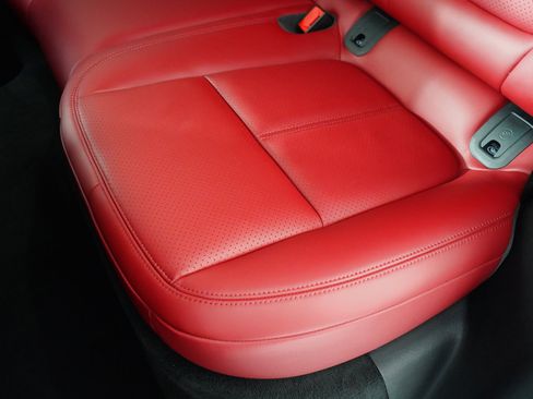 Used 2023 Porsche Macan GTS w/ Premium Package Plus image 38