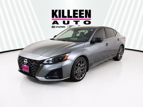 Used 2023 Nissan Altima 2.0 SR FWD image 3