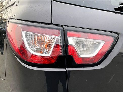 Used 2017 Chevrolet Traverse LT w/ Style and Technology Package image 30